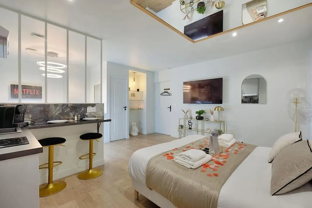 Welcome To Dubai / Jacuzzi Ivry-sur-Seine 0*,
